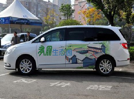 峨山户外车贴喷绘如何保持效果?